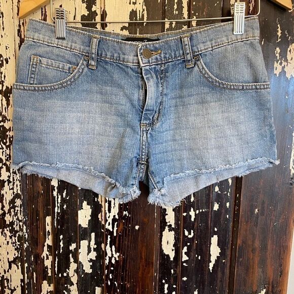 EUC distressed London jean shorts. Size 2 - Picture 1 of 9